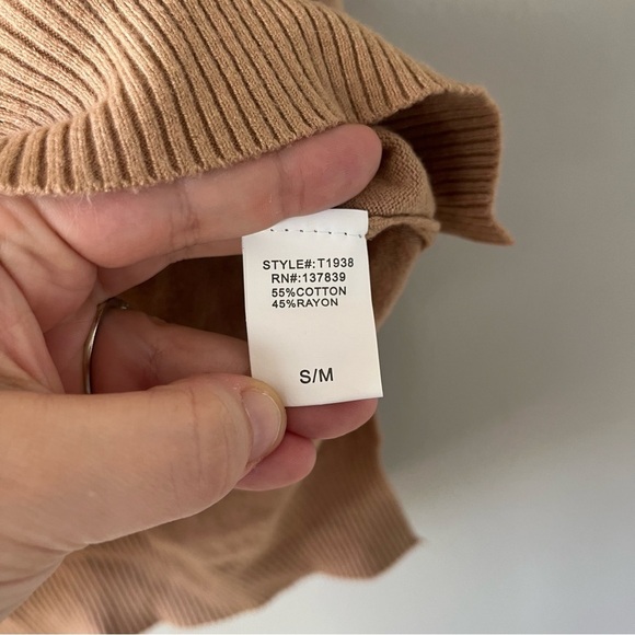 Dreamers V-Neck Tan Long Sleeve Sweater Small/Medium - Picture 6 of 6